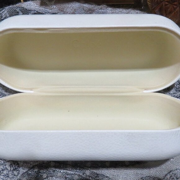 SOLD Chloe eyeglasses or sunglasses case white leather gold nameplate - Picture 2 of 4